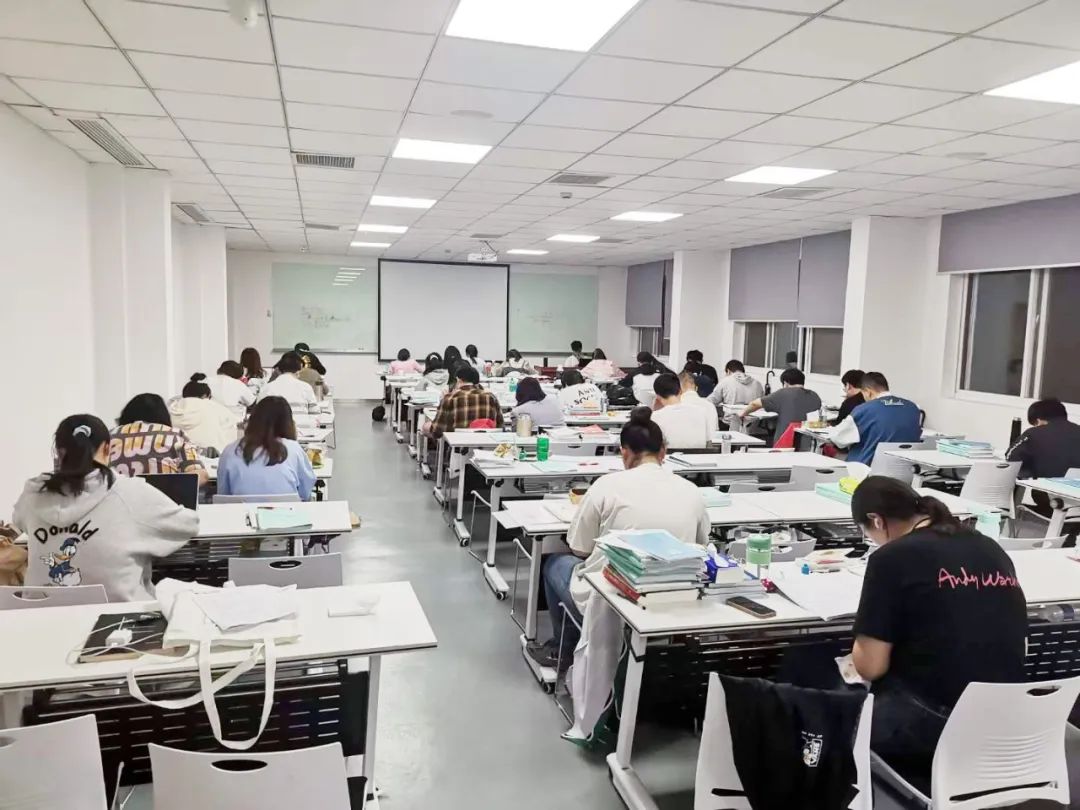 　　東吳教育目前已在安徽和貴州設(shè)置培訓(xùn)中心， 　　其他地區(qū)都有相應(yīng)的培訓(xùn)點(diǎn)。